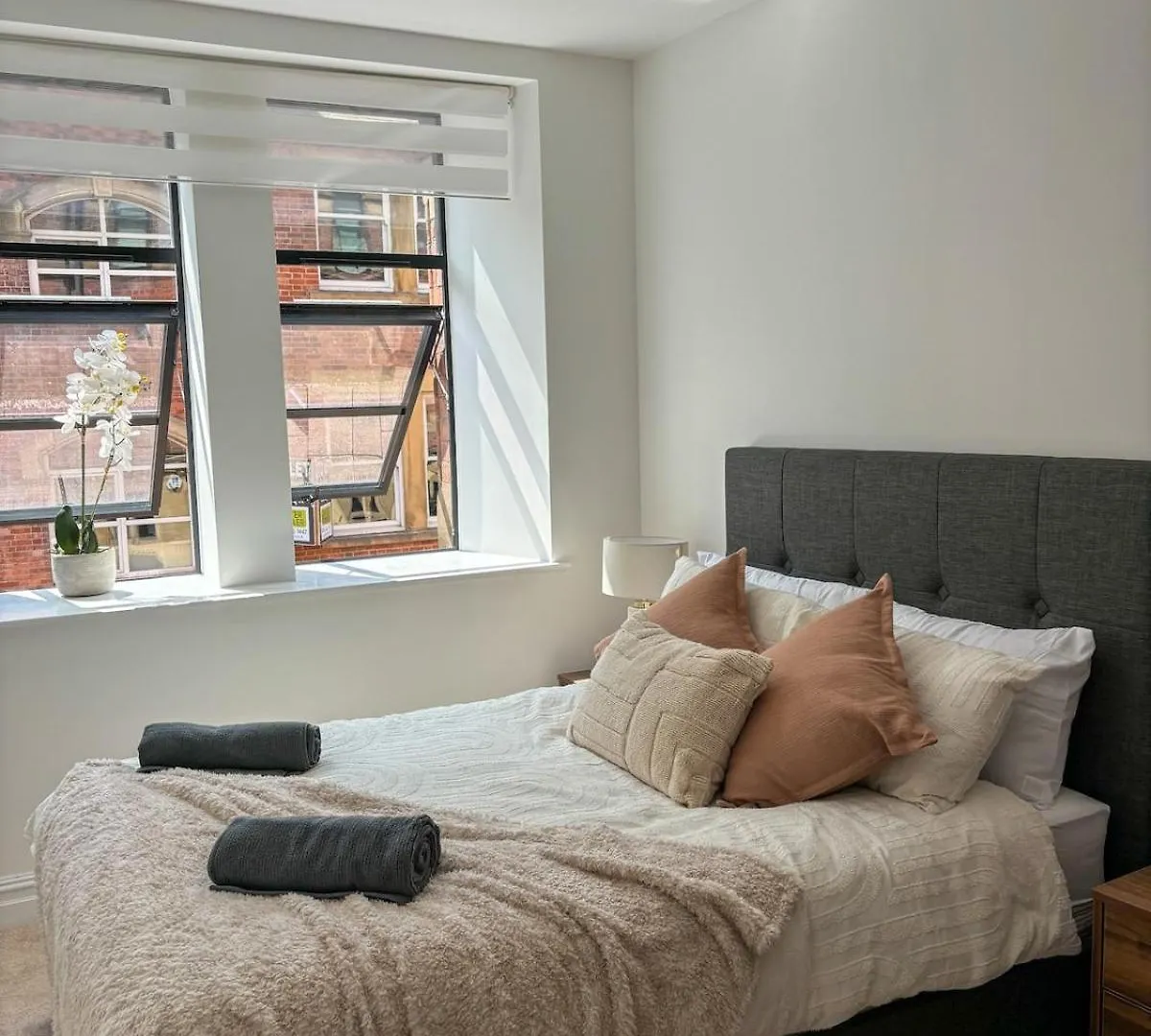 Modern Leeds Central Stay -2 Min Walk From Station